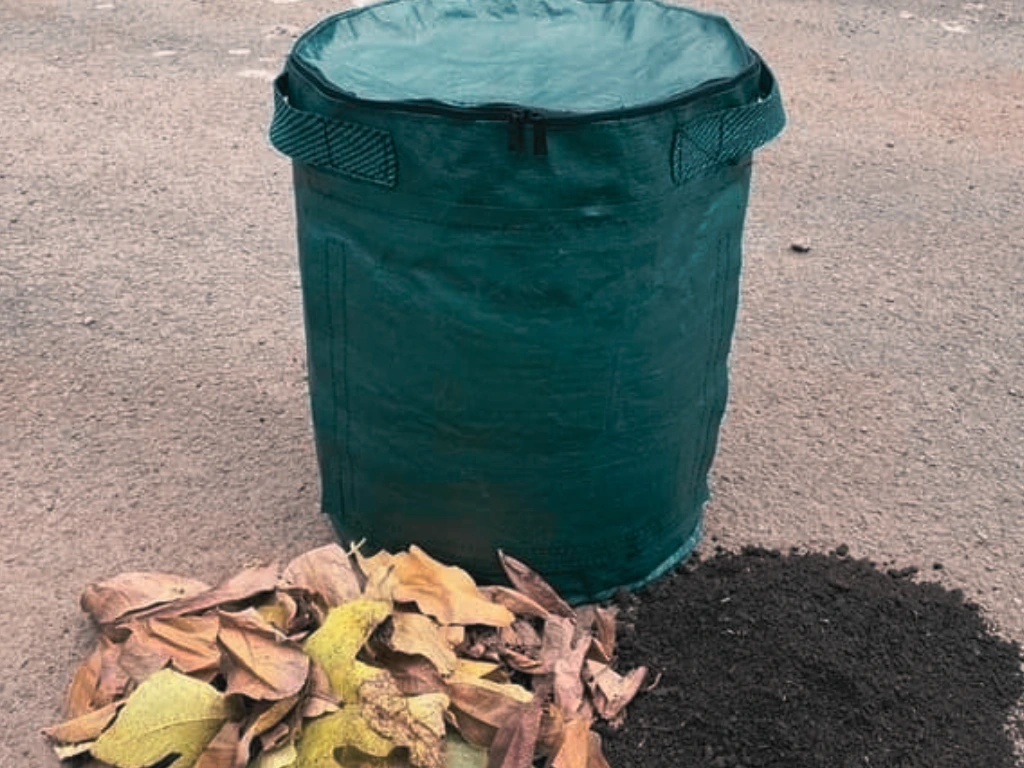 Urban Plastic Compost Bag<br />
